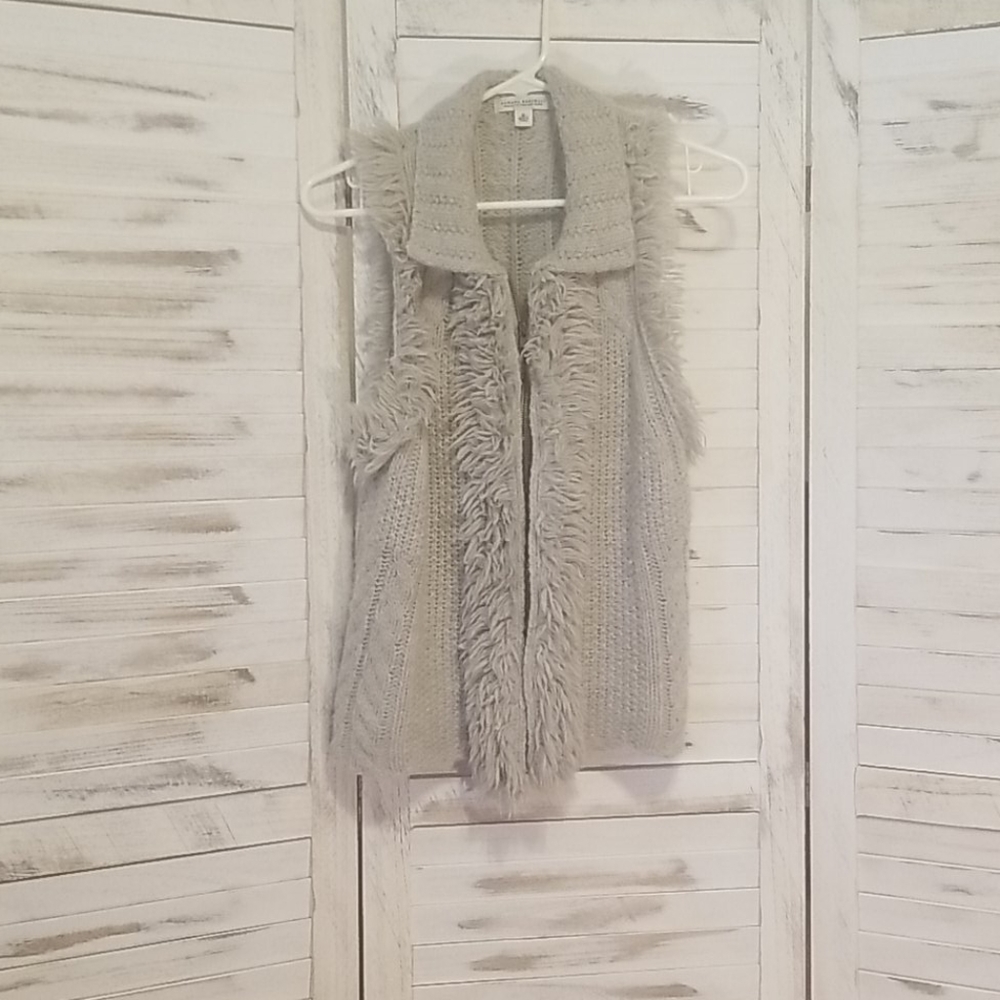 Sweater zippered vest